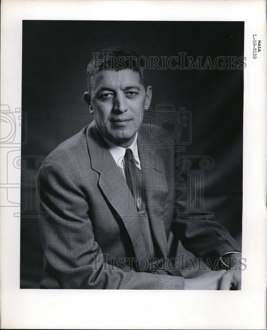 1960 Press Photo Eugene Stone Love Asst. Chief, Aero-Physics D, NASA - Historic Images
