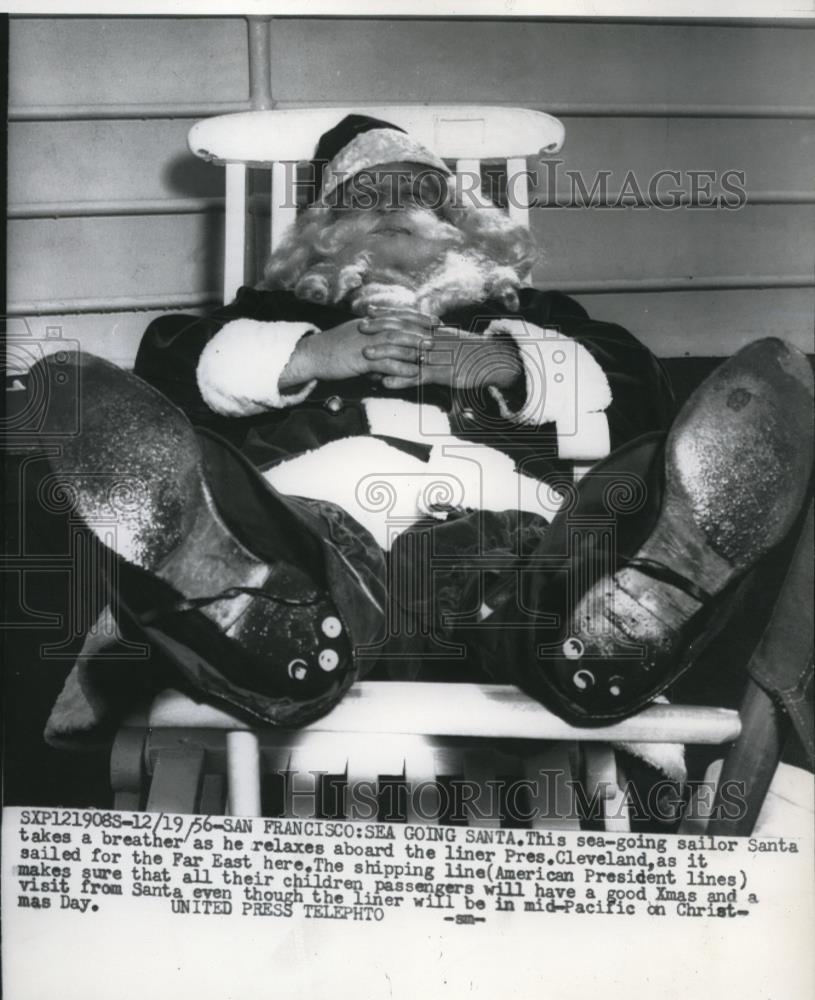 1956 Press Photo Sea Santa Sleeping On President Cleveland Sea Liner - Historic Images