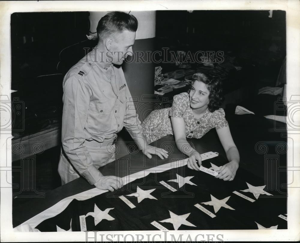 1942 Press Photo Capt. Samuel Suregeon,In-charge of operations - Historic Images