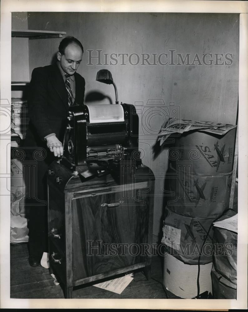 1948 Press Photo Office of Force Ouvalere - Historic Images