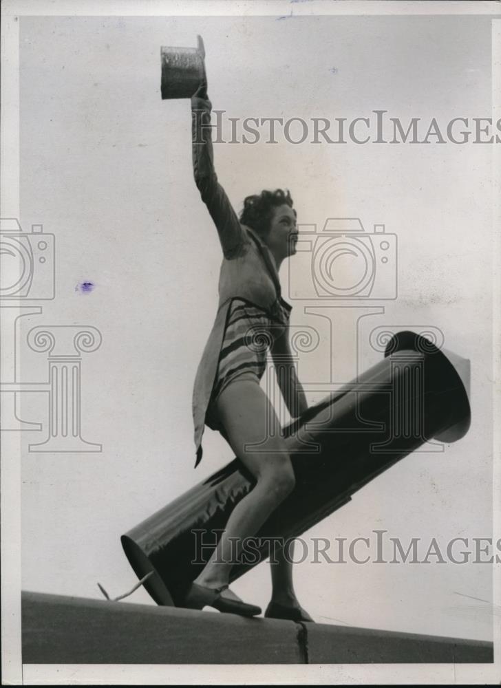 1935 Press Photo Anne Hasrtings a member of the radio city music has Rockettes - Historic Images