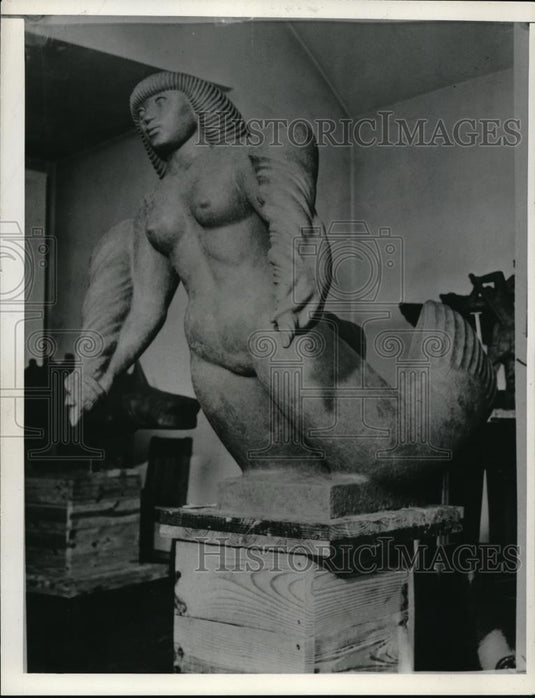 1937 Press Photo Revealing Naiad Accompanies Miss Missouri Carl Milles - Historic Images