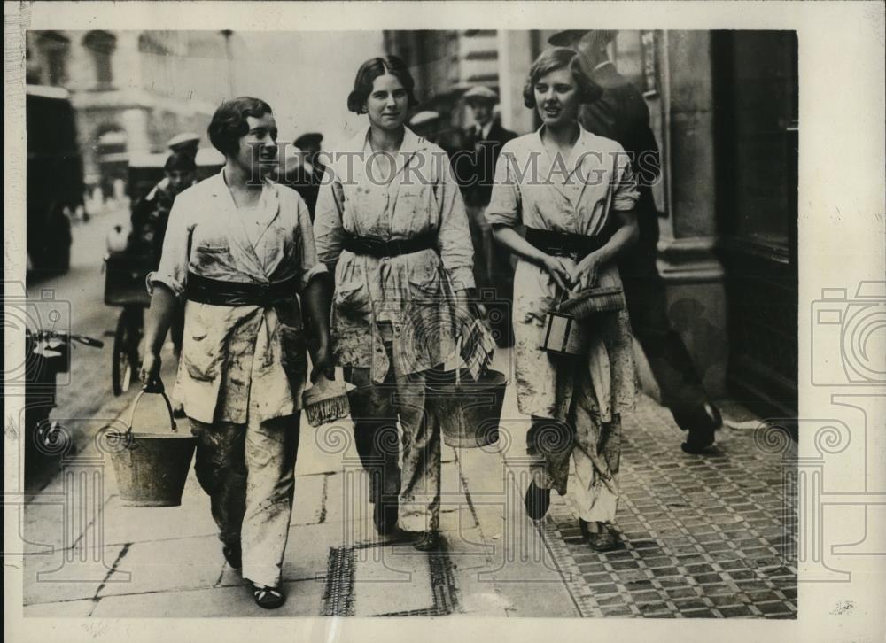 1931 Press Photo London girls Elizabeth McNass, HM Dodds, E Brightman - Historic Images