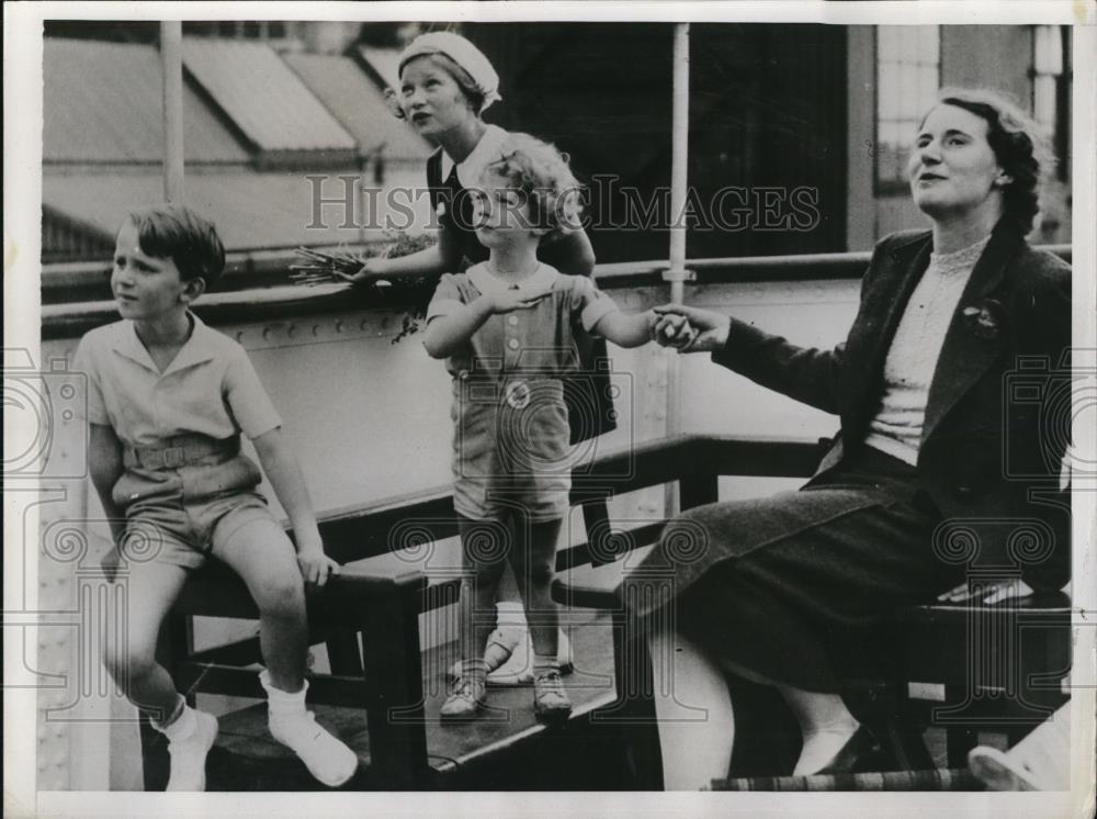 1937 Press Photo Belgian Royalty en route to Sweden - Historic Images