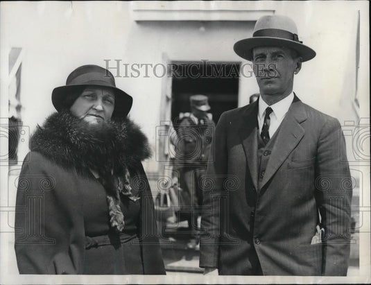 1933 Press Photo Mrs Wm Moffett & Capt Ernest King Chief Navy Aeronautics Bureau - Historic Images