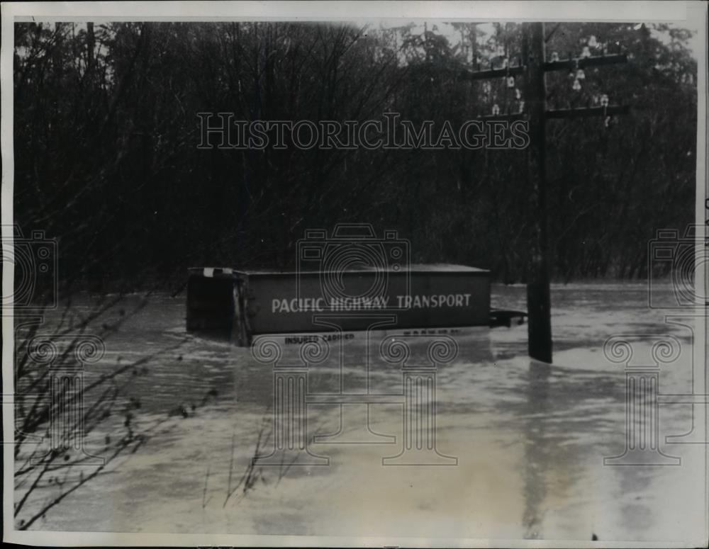 1935 Press Photo Million Dollar Damage of Floods to Washington - Historic Images