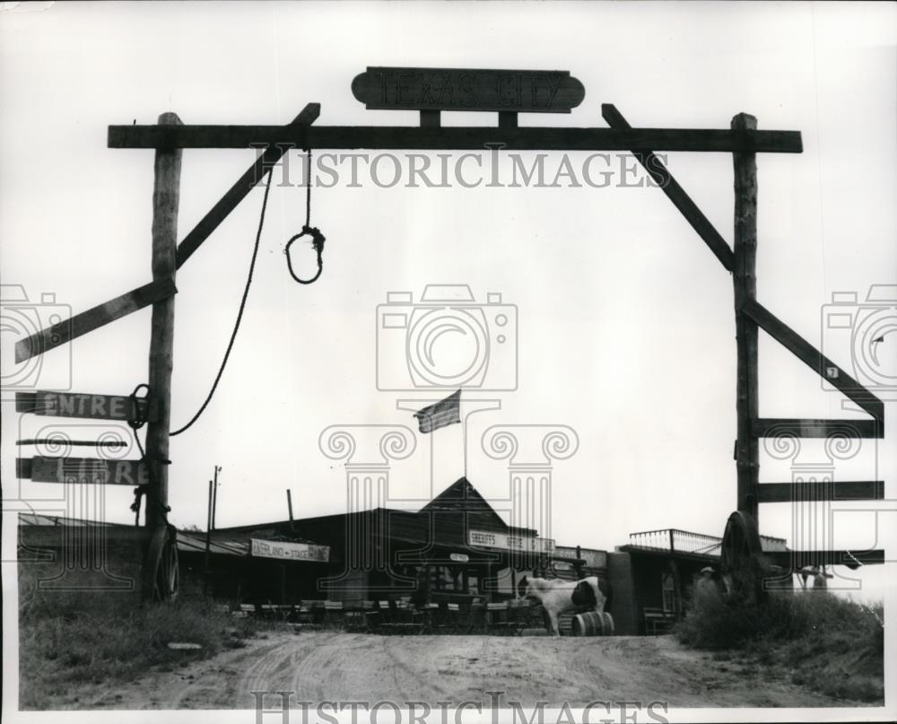 1961 Press Photo Texas City gate at Sheriffs office in Belgium - Historic Images