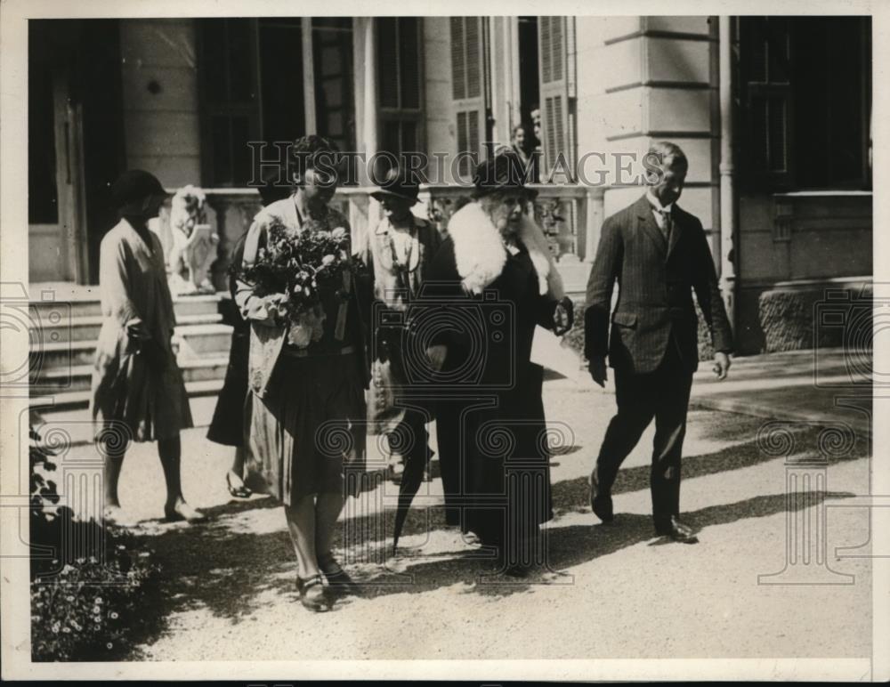 1930 Press Photo Princess Beatrice of England visits St. George&#39;s English School - Historic Images