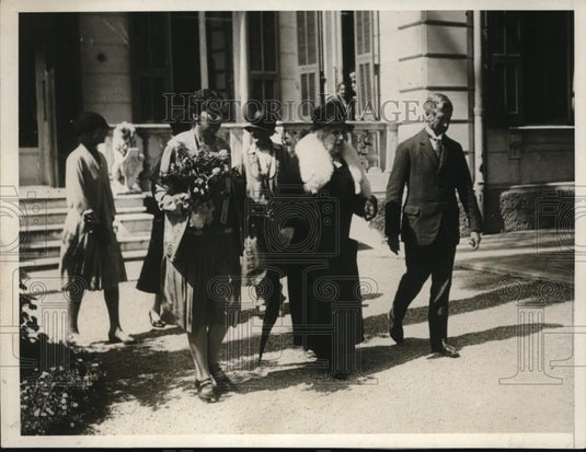 1930 Press Photo Princess Beatrice of England visits St. George's English School - Historic Images