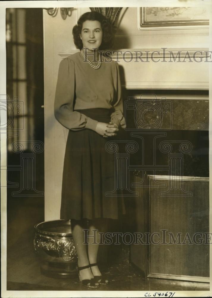 1940 Press Photo Rosemary Ostrander Seattle Debutante - Historic Images