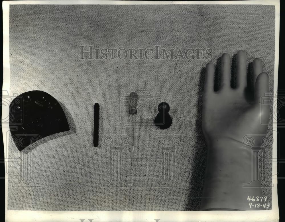 1944 Press Photo Pen Sac, Eye-Dropper Sac, Bottle Nipple All Made With Marvinol - Historic Images