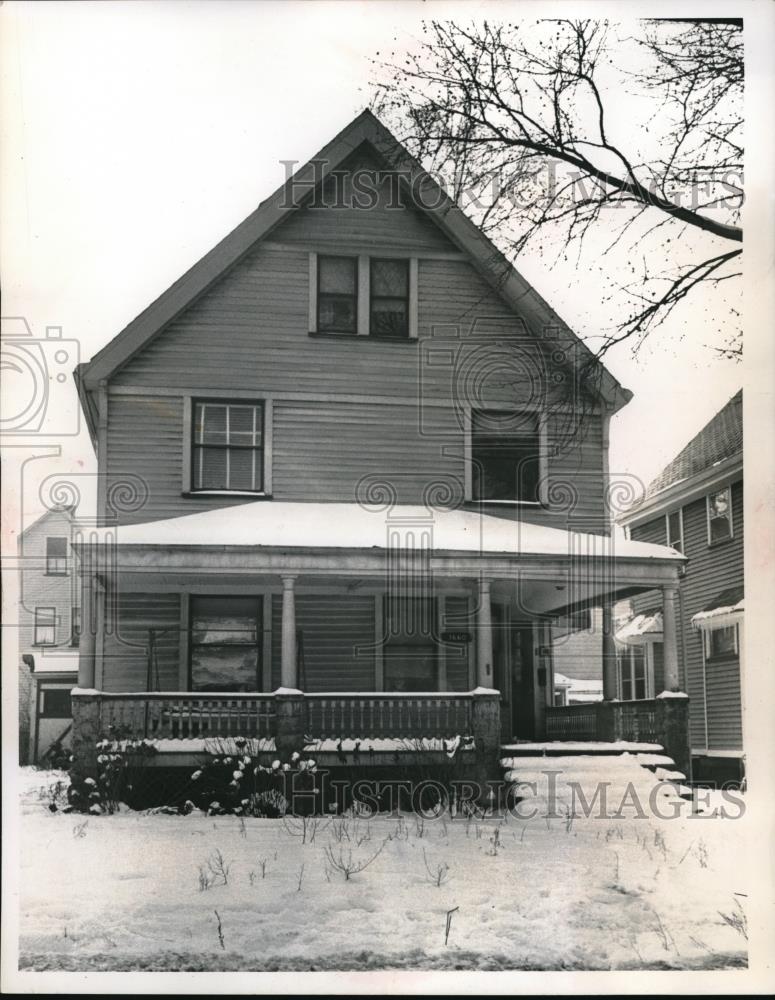 1961 Press Photo Neighbors appeal to city to get abandoned house repaired - Historic Images