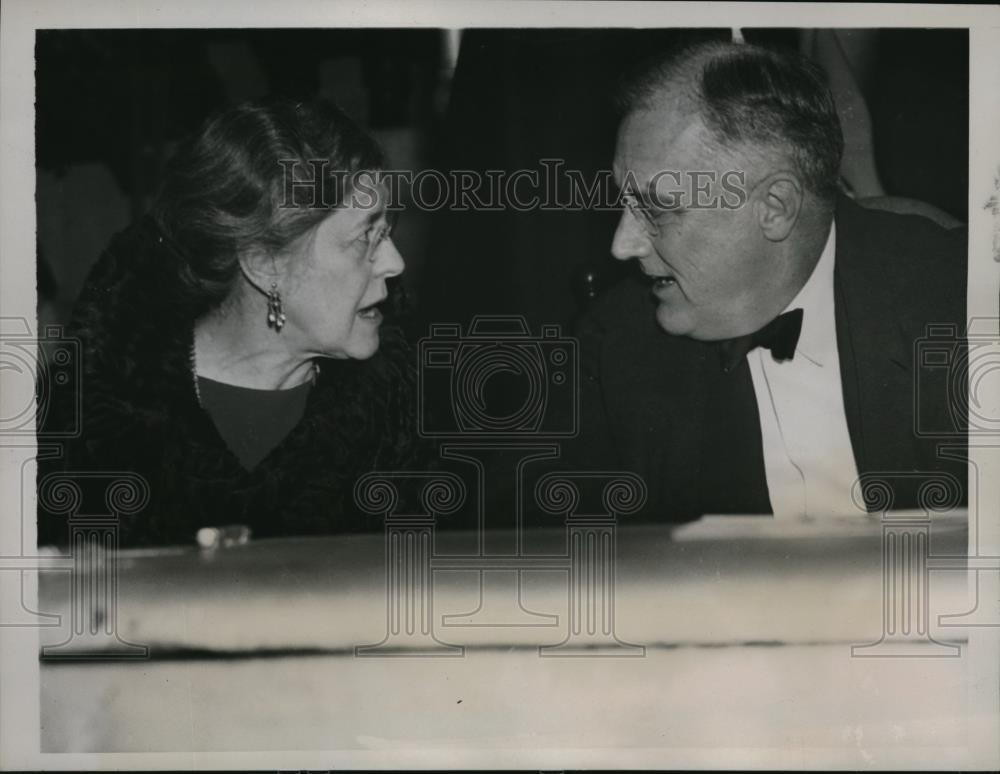 1938 Press Photo President Franklyn Roosevelt and Mrs. Walin Craig chatting - Historic Images