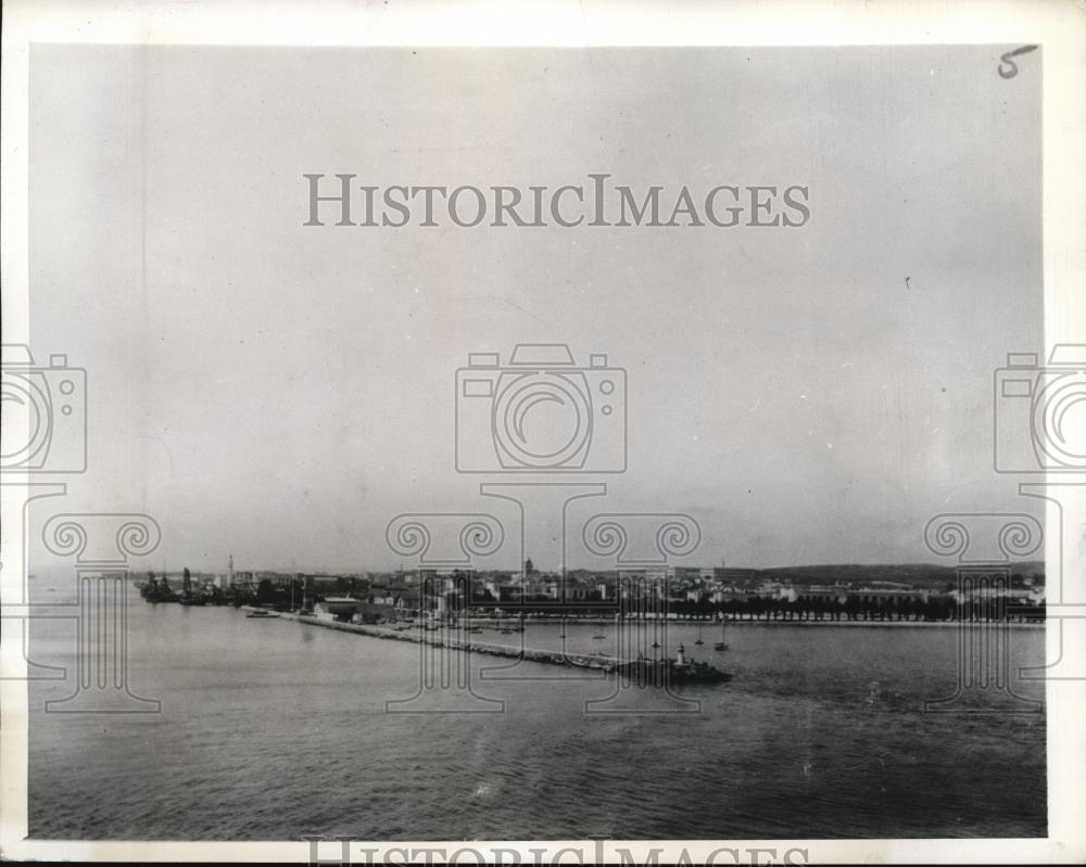 1942 Press Photo The key French base at Tunisia, Bizerte housing enemy - Historic Images