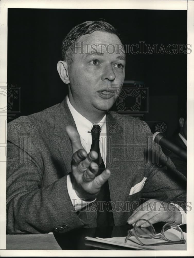 1956 Press Photo Clayton Knowles A New York Reporter - Historic Images