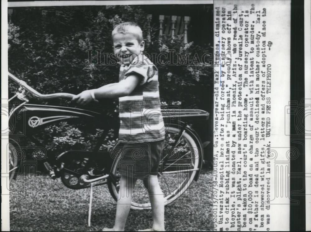 1958 Press Photo Seven-year-old Earl Dingess, dismissed at the University Hospit - Historic Images