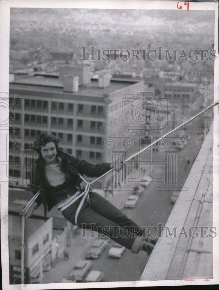 1958 Press Photo A member of the Mountaineers Club of Casper College, Karen - Historic Images