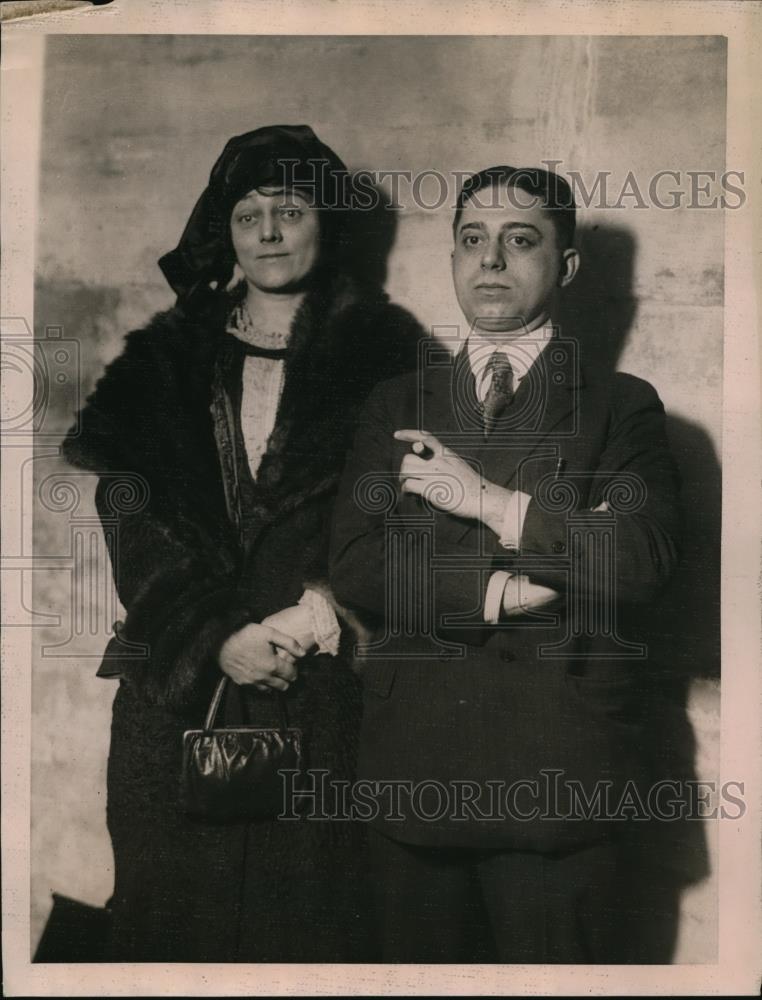 1923 Press Photo Miss Helen P. McCormick And George M. Leary Attorneys - Historic Images