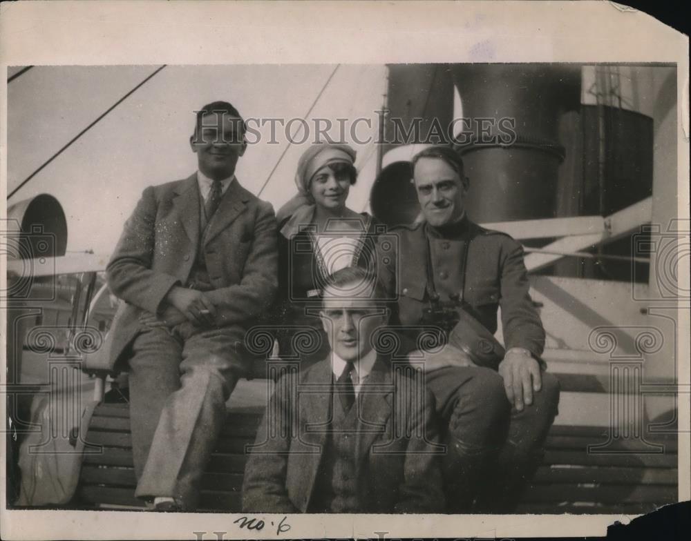 1920 Press Photo Audi Sattie - woman in De Ray Case - Historic Images