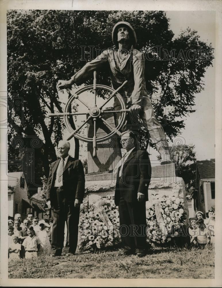 1937 Press Photo Honor for Fishermen of Gloucester - Historic Images