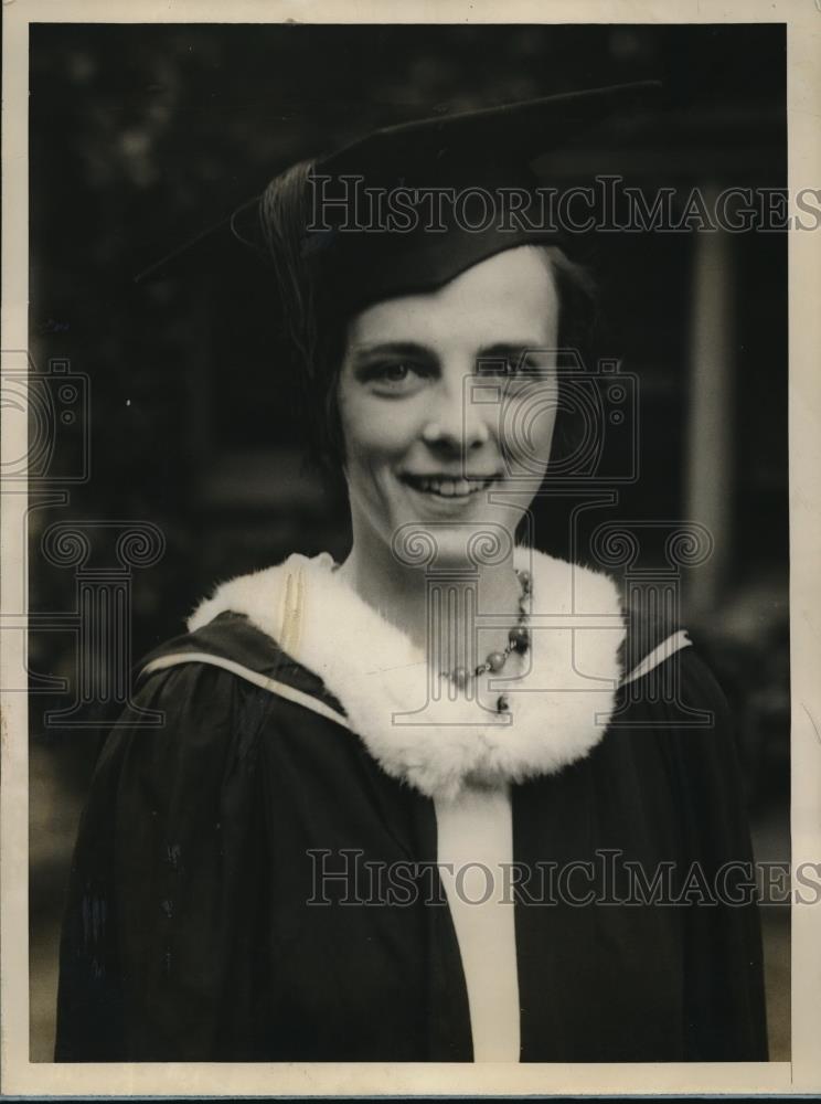 1928 Press Photo Catherine Field, president of their year&#39;s graduating class - Historic Images