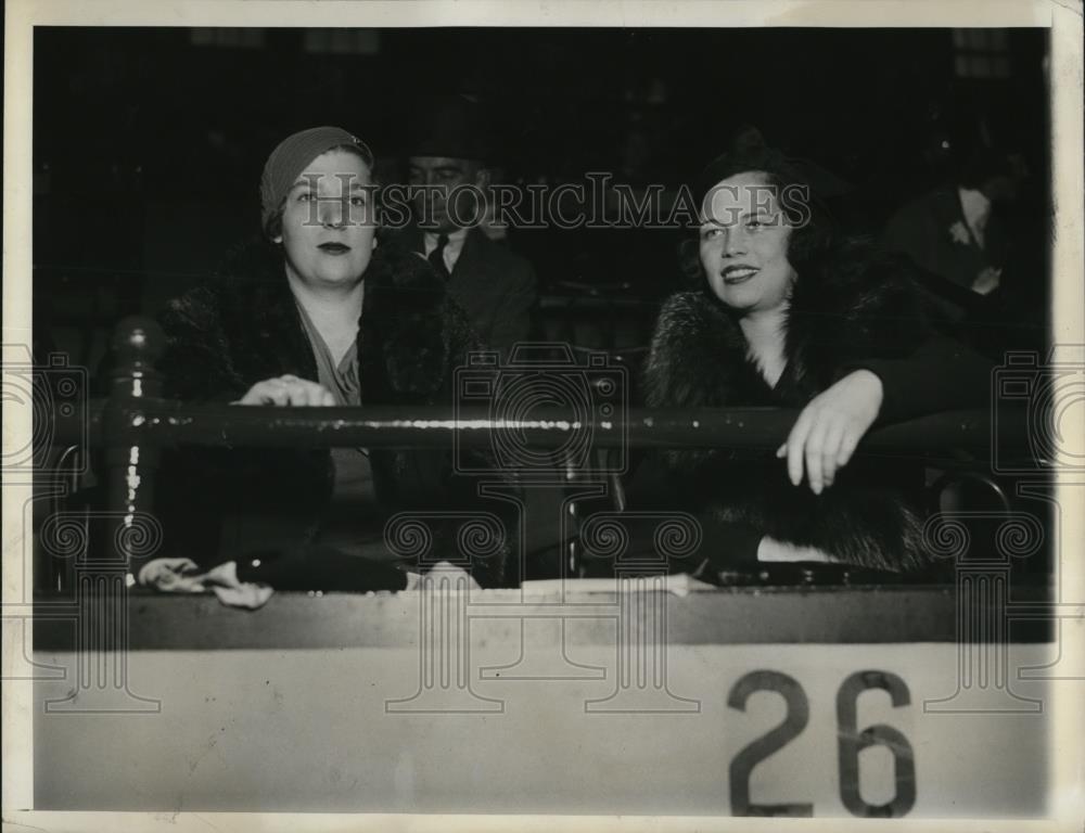 1932 Press Photo Miss Julia Willets and Miss Betty Gerard as they attended the - Historic Images