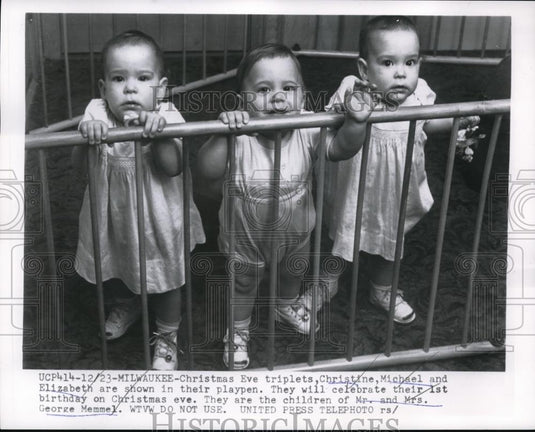 1955 Press Photo Christmas Eve triplets, Christine, Michael, and Elizabeth - Historic Images