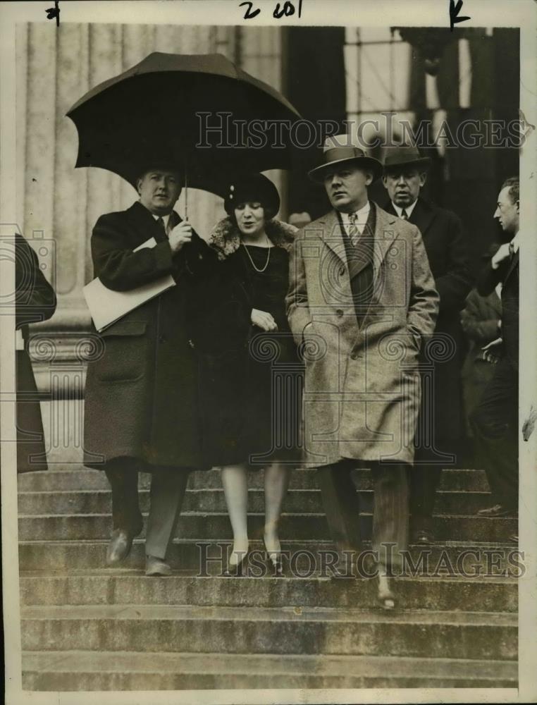 1927 Press Photo Mrs Doris M Kresge at Supreme Cout in NY for divorce of hubby - Historic Images