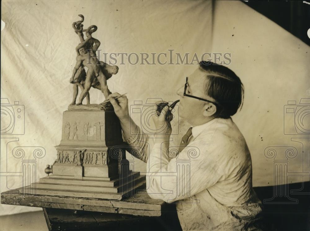 1922 Press Photo David Edstrom, International Sculptor and his work - Historic Images