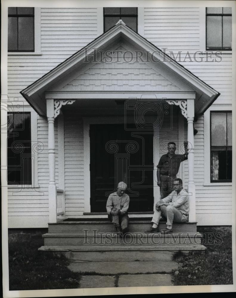 1959 Press Photo Ed Henderson, John Williams Jr. and Henry Stanford at Town Hall - Historic Images