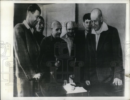 1941 Press Photo Students Enlist In Volunteer Force In Moscow - Historic Images