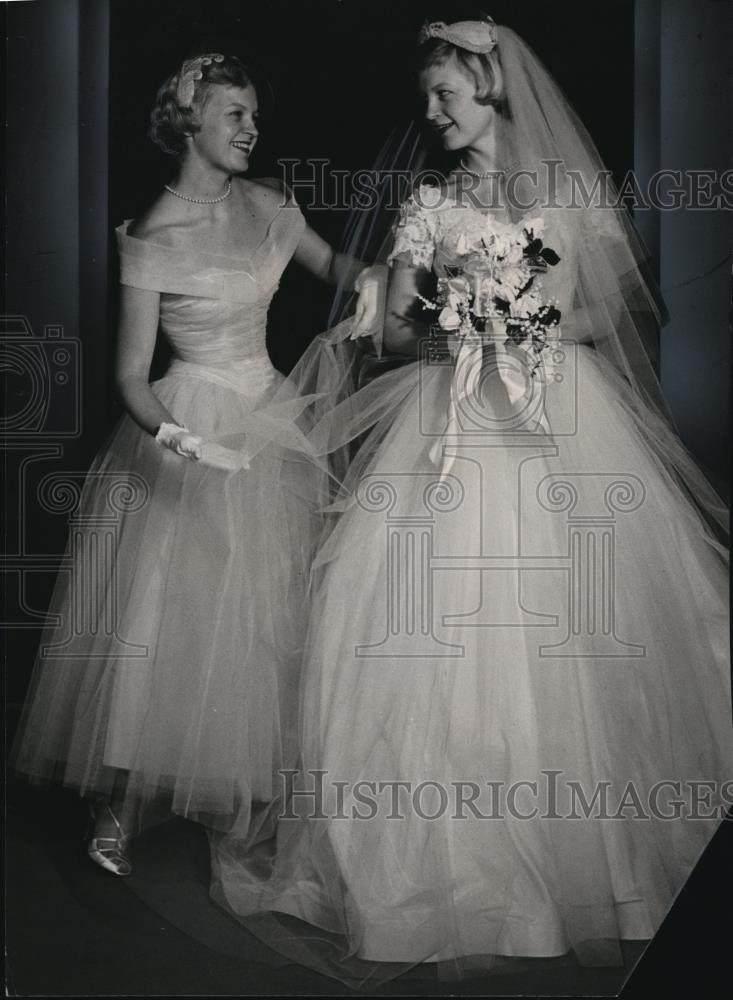 Press Photo The Weddings - Historic Images