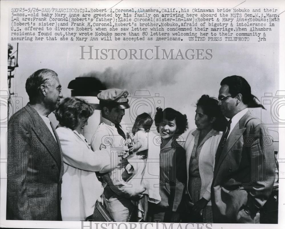 1952 Press Photo Cpl.Robert A Coronel and family arrives abroad the MSTS, - Historic Images