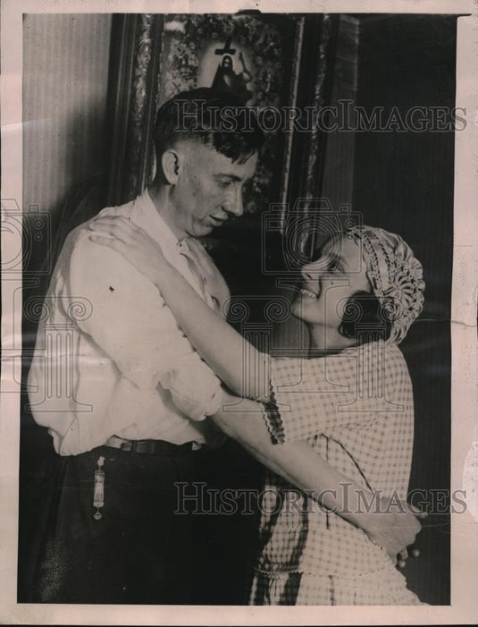 1922 Press Photo Mr. and Mrs. Frank Kaline Get Police Called On Wedding Party - Historic Images