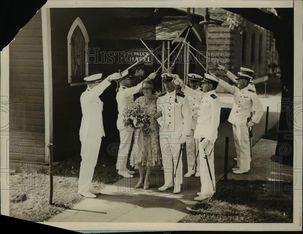 1929 Press Photo Lieut Henry David Stailey and his Bride - Historic Images