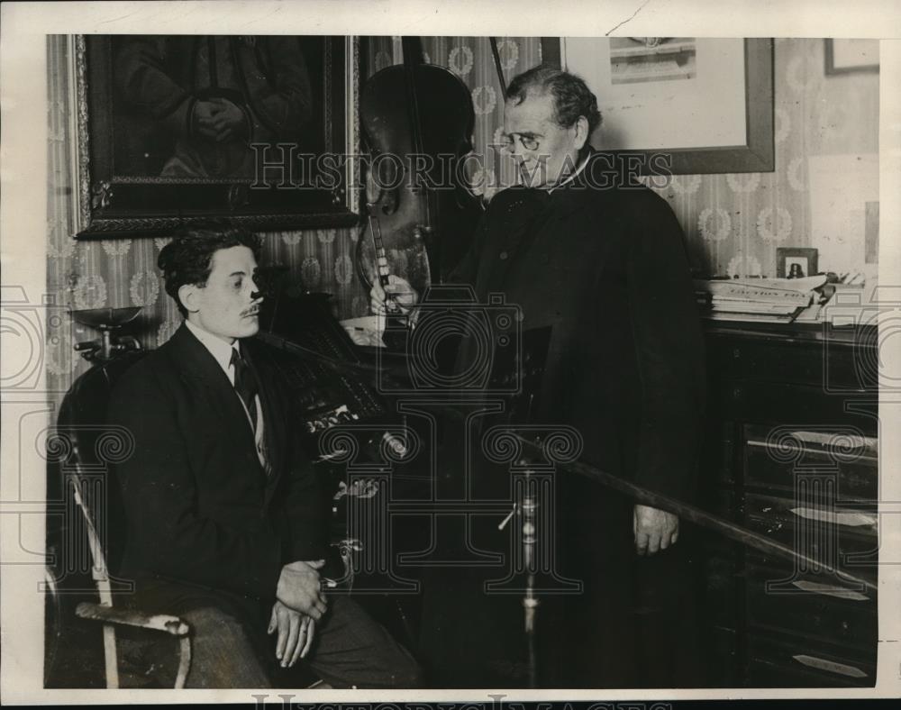 1927 Press Photo Doctor and priest at the same time Abbe Segaux in Paris, France - Historic Images