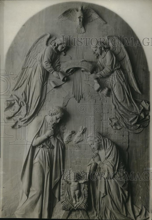 1923 Press Photo Art exhibit of Passion play scene of babe in manger - Historic Images
