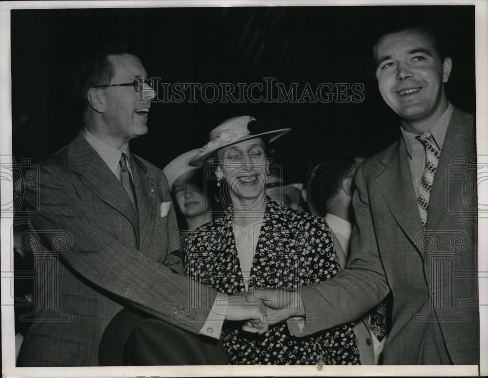 1938 Press Photo Prince and Princess meet up with son in Chicago - Historic Images