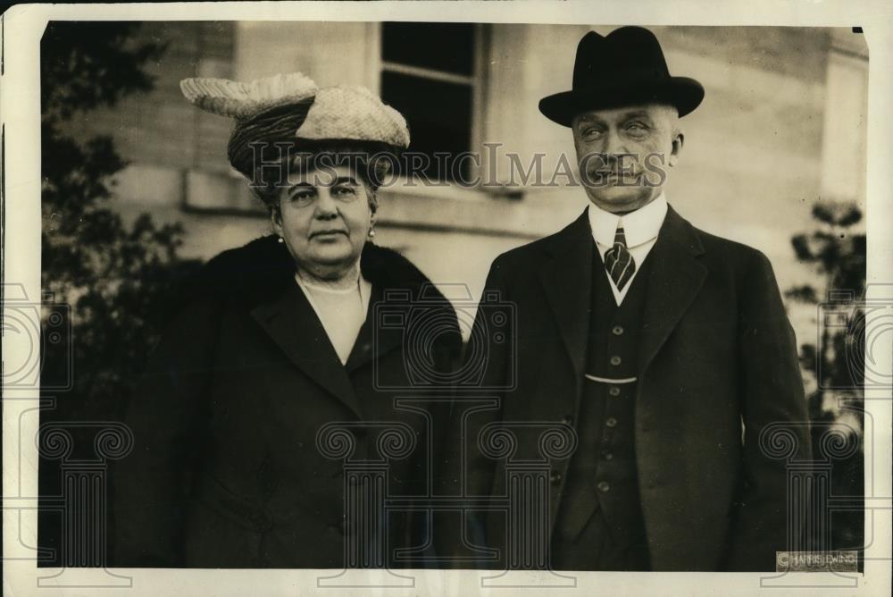 1921 Press Photo Baron Hans von Beloe former German Gen & wife in DC - Historic Images