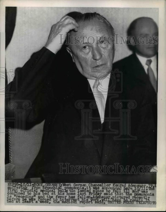 1955 Press Photo Bonn Germany West German Chanceller Konrad Adenauer is - Historic Images