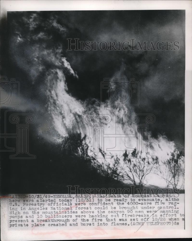 1949 Press Photo Fire raging in 4000 Acre at Angeles National Forest - Historic Images