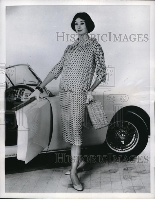 1957 Press Photo This straight lined print by "Germaine and Jane" - Historic Images