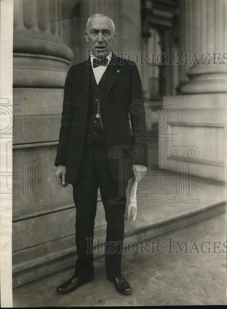 1924 Press Photo Rep. John C. McKenzie Introduced A Bill To Henry Ford - Historic Images