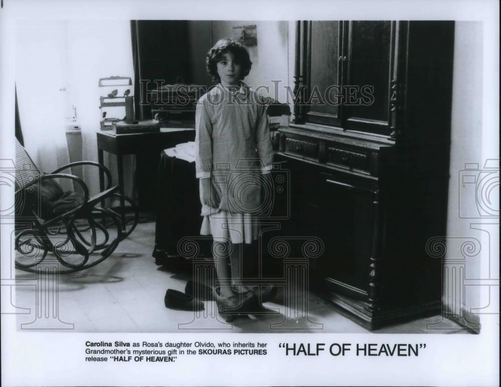 Press Photo Carolina Silva as Rosa&#39;s daughter Olvido in Half of Heaven - Historic Images