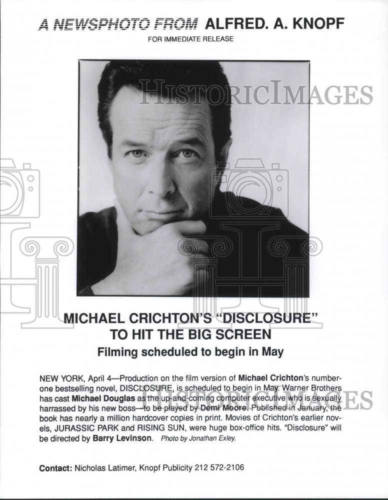 1994 Press Photo Michael Crichton Author Filmmaker Screenwriter of Disclosure - Historic Images