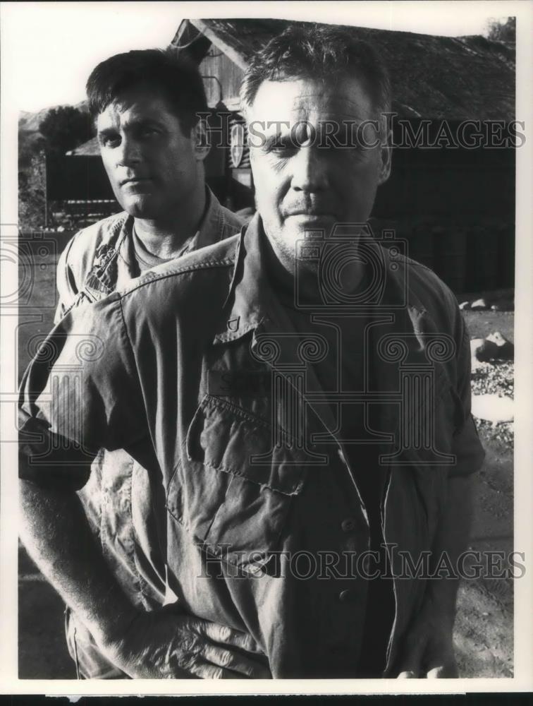 1990 Press Photo Terrence Knox, Lee Majors in Tour of Duty - cvp10964 - Historic Images