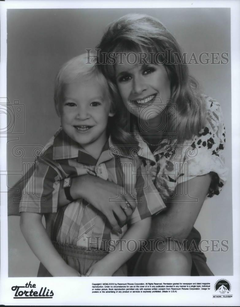 1986 Press Photo Carlene Watkins and Aaron Moffatt star on The Tortellis TV Show - Historic Images