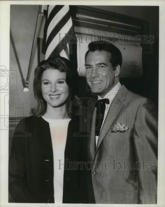 1969 Press Photo Mariette Hartley and Carl Betz - cvp16502 - Historic Images