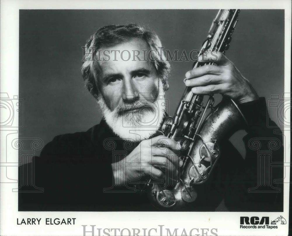 1983 Press Photo Larry Elgart Jazz Bandleader Saxophone Player Musician - Historic Images