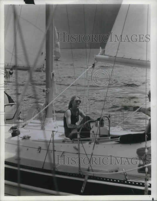 1976 Press Photo Susan Ford Photographer TV Personality out Sailing - cvp14261 - Historic Images